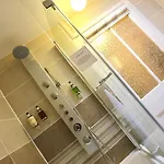 Grove House 4* לייבורן