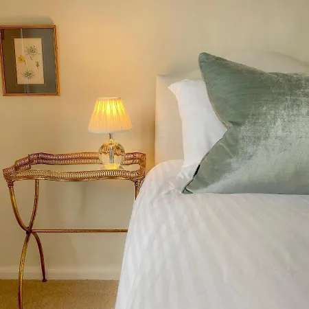 Bed & Breakfast Grove House