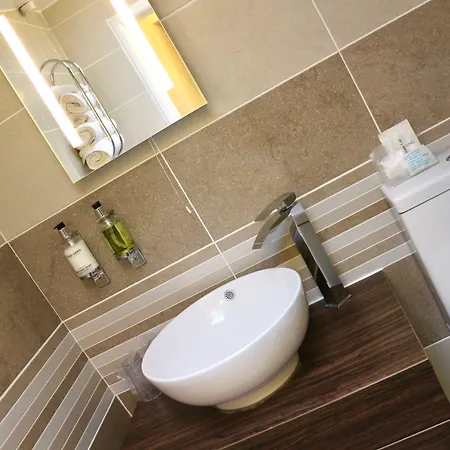 格鲁夫之家住宿加早餐旅馆 住宿加早餐酒店 莱伯恩