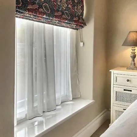 Bed & Breakfast Grove House