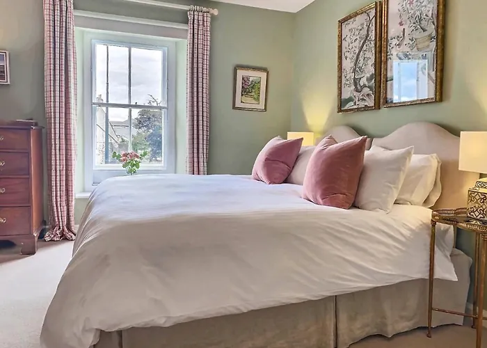 Grove House Bed & Breakfast