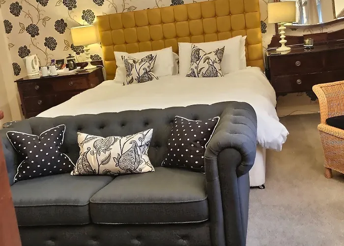 Bed & Breakfast Grove House