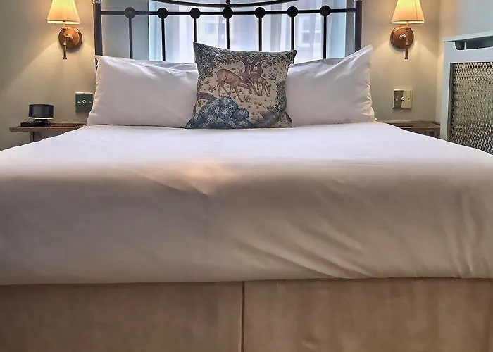 Grove House Bed & Breakfast 4*