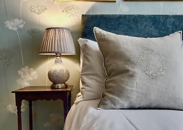 Grove House Bed & Breakfast 4*