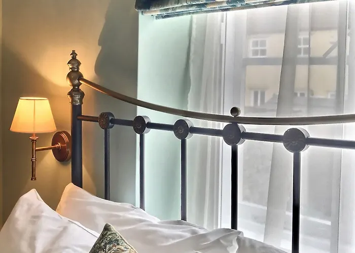 Bed & Breakfast Grove House 4*