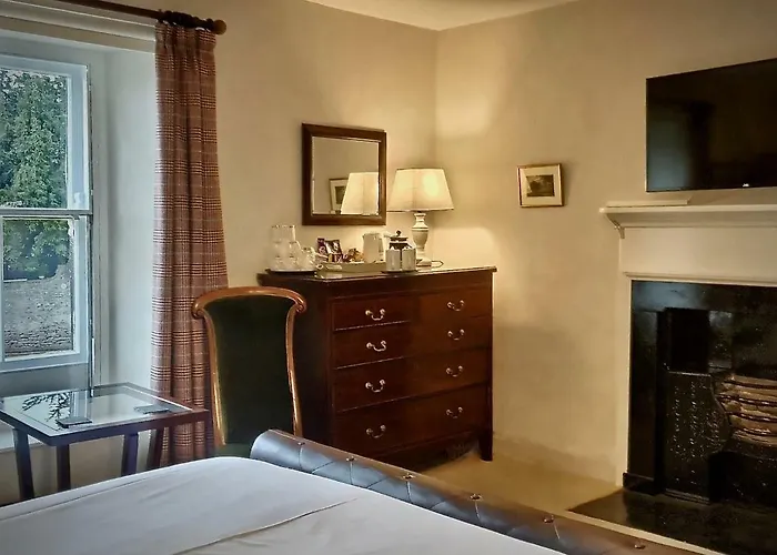 Bed & Breakfast Grove House