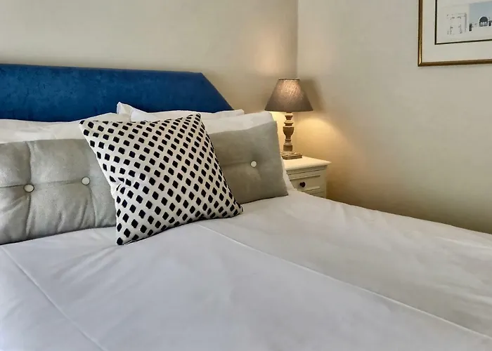 Grove House Bed & Breakfast