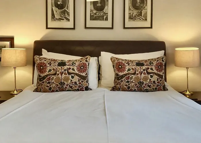 Bed & Breakfast Grove House 4*