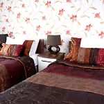 Bed and Breakfast Grove House 4*