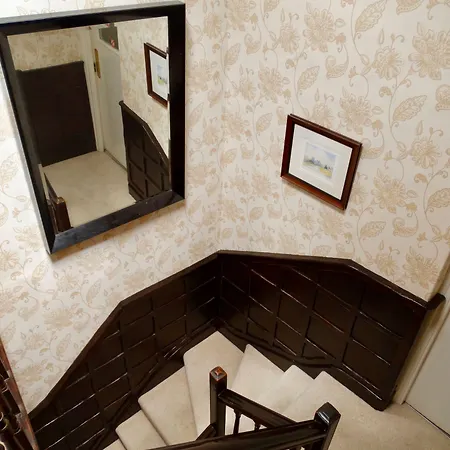 Couette-café Grove House 4*