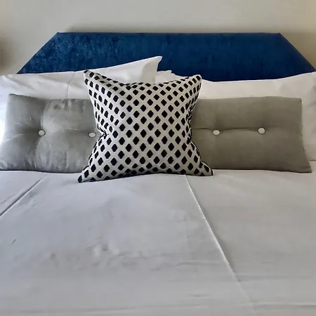 Grove House Couette-café